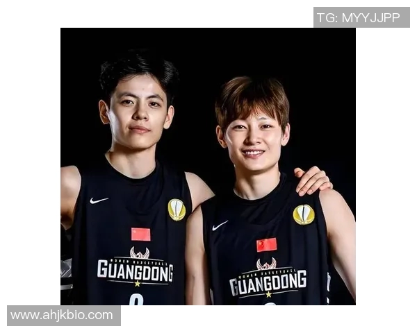 突发！足球八卦宣布将离队，球迷不舍告别